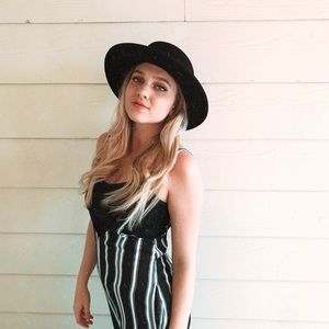 Meet your Posher, Abigail